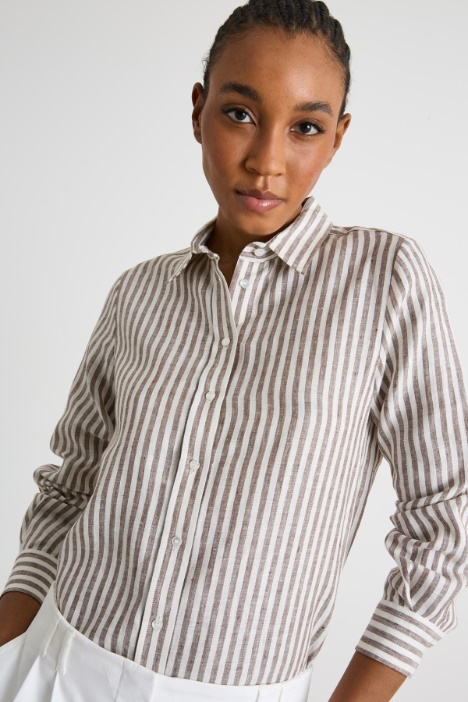 Camisa de raya diplomática