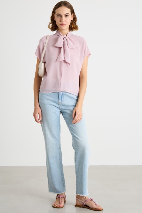 Blusa in georgette con collo a foulard Intrend