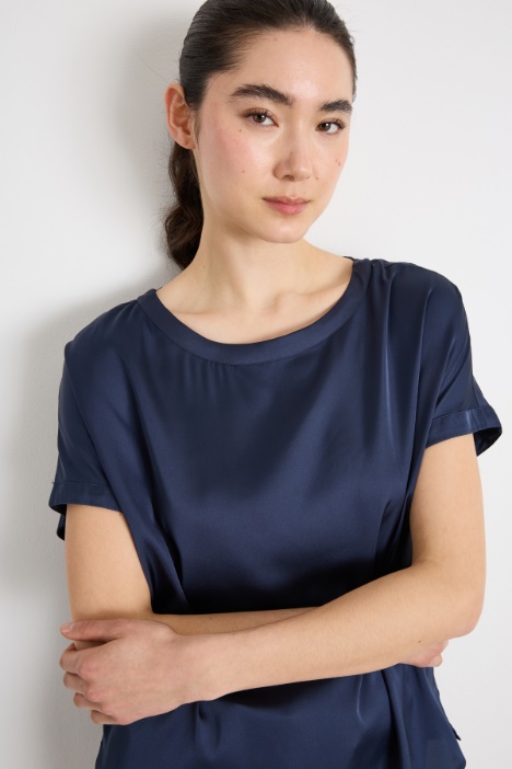 Blusa in raso stretch