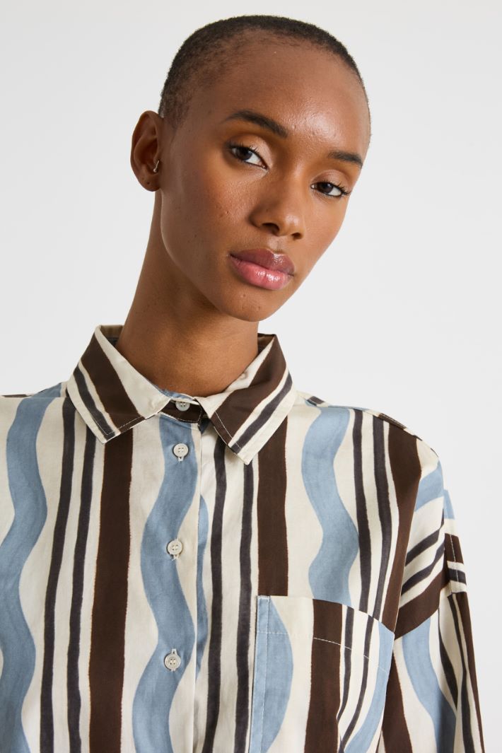 Asymmetric printed shirt Intrend - 3