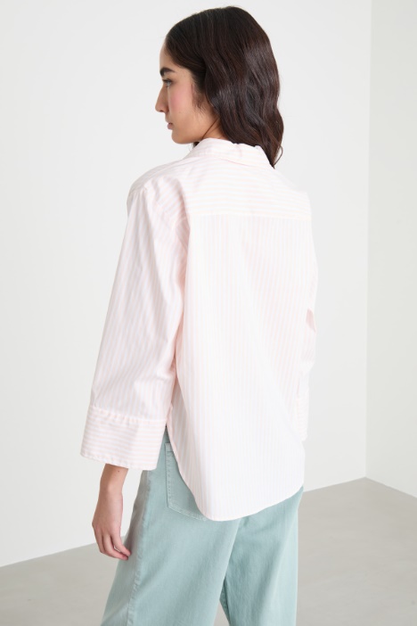 Blusa con scollo a V