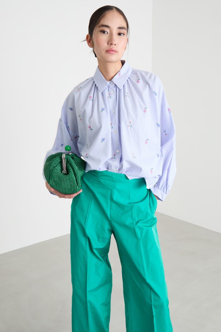 Embroidered poplin shirt Intrend - 2