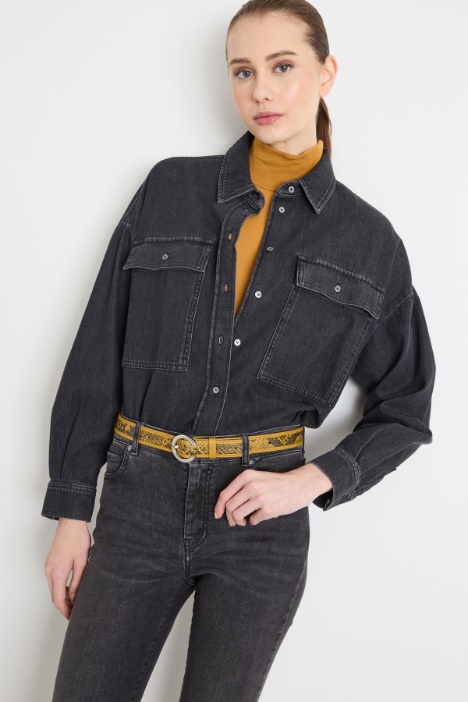 Boxy shirt with a dropped back hem Intrend