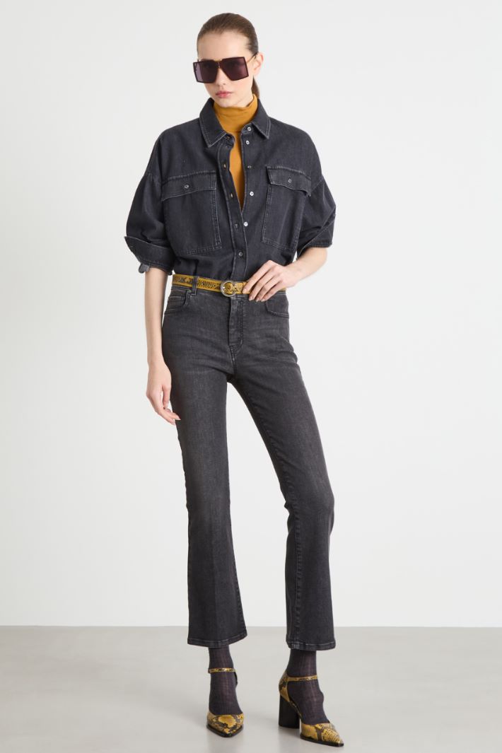 Boxy shirt with a dropped back hem Intrend
