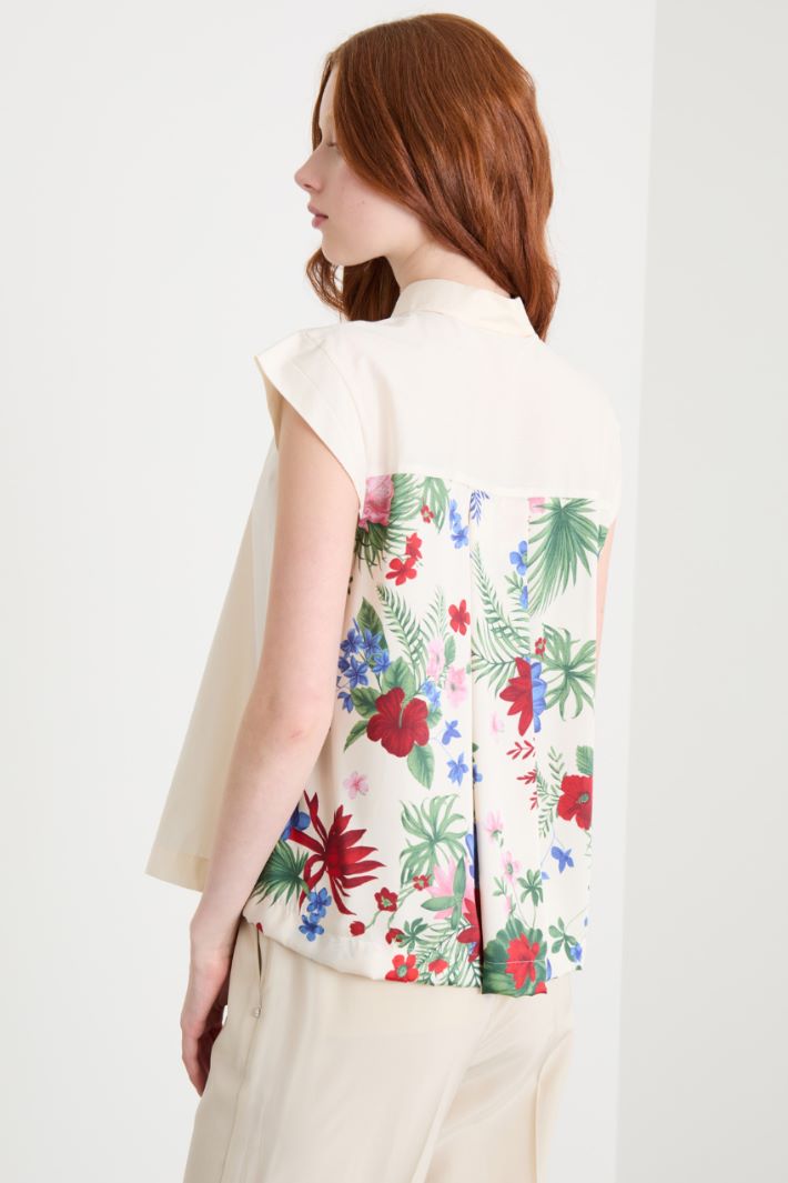 Contrast-back sleeveless shirt Intrend - 4