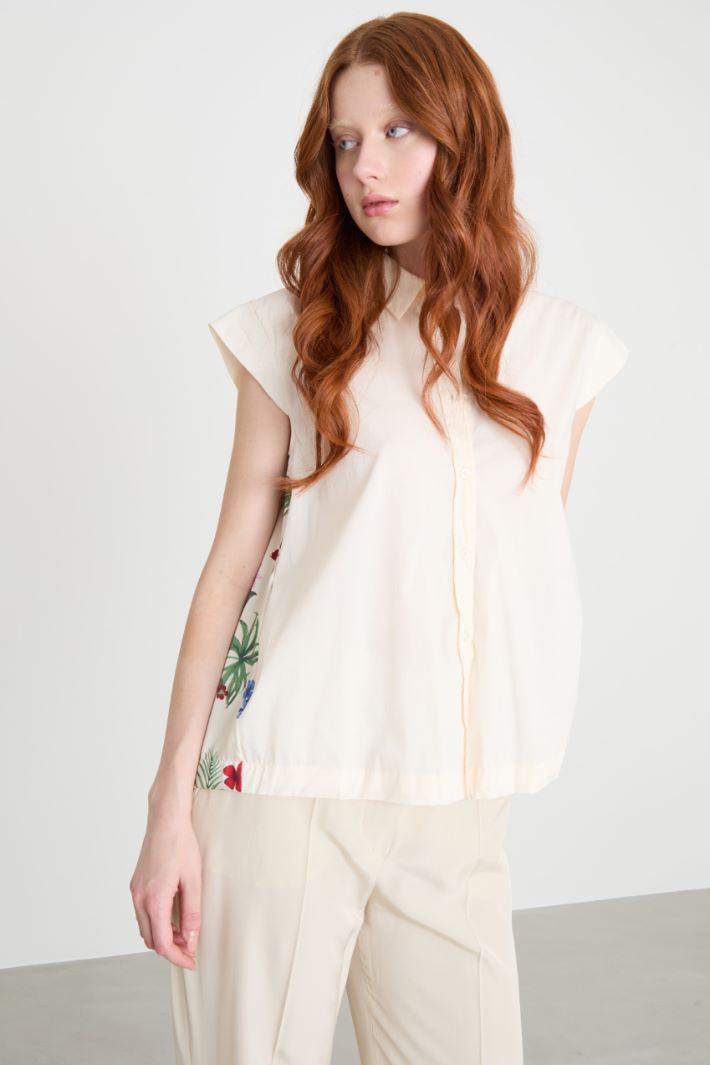 Contrast-back sleeveless shirt Intrend - 2