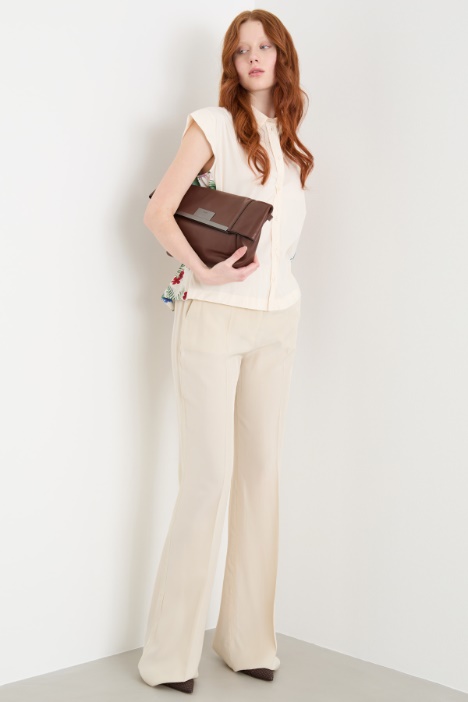 Contrast-back sleeveless shirt Intrend