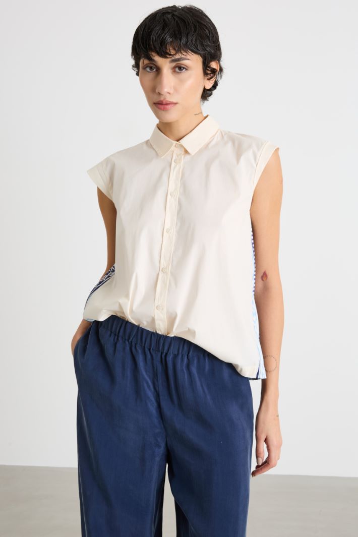 Contrast-back sleeveless shirt Intrend - 2