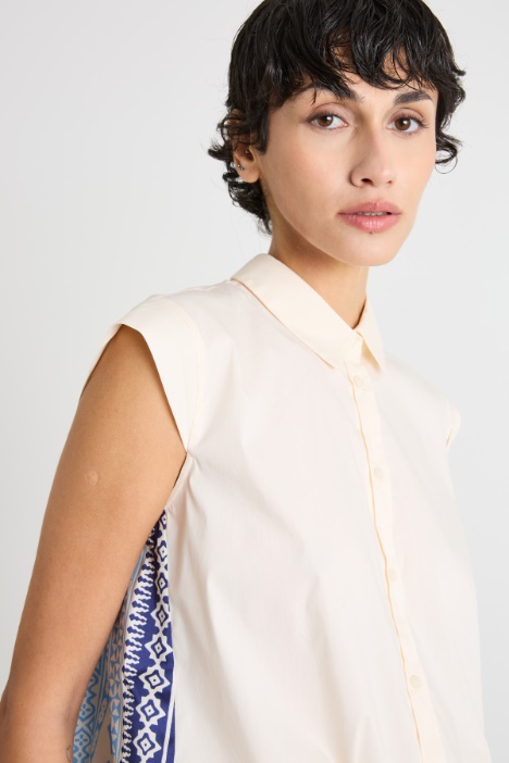 Camisa sin mangas con espalda a contraste