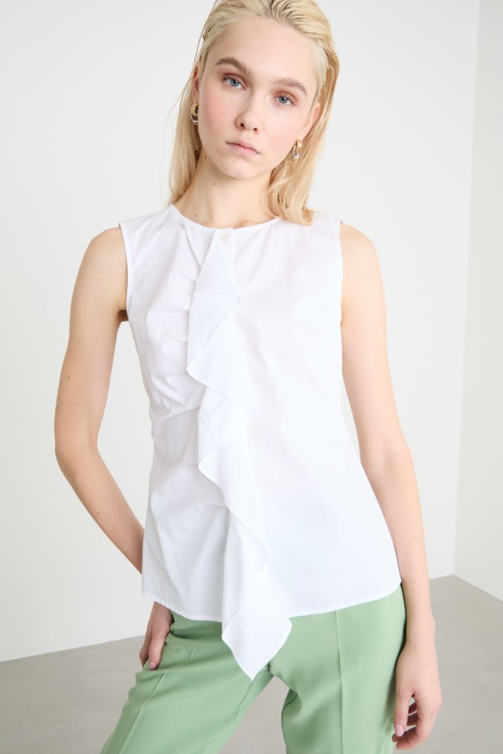 Ruffle-front sleeveless blouse Intrend - 2