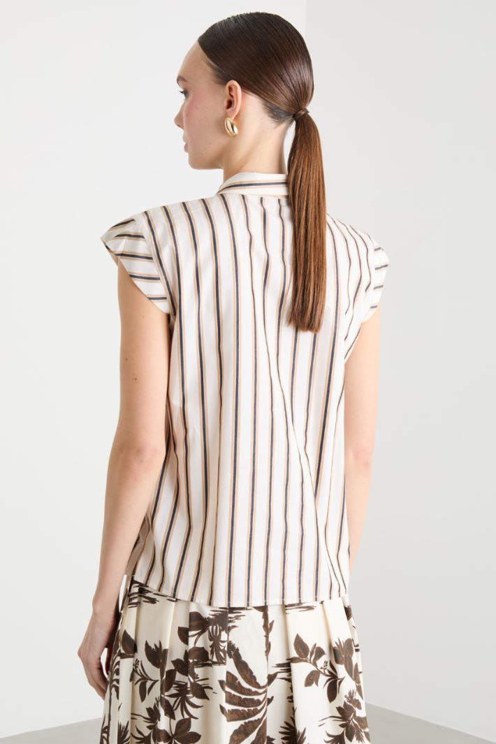 Poplin shirt with cap sleeves Intrend - 4