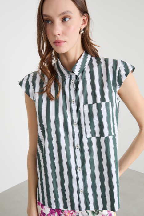 Camicia in popeline con maniche ad aletta