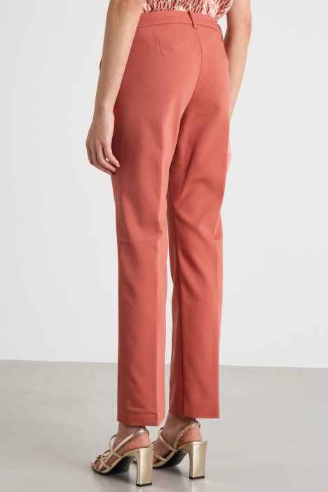 Pantalone dritto con tasche