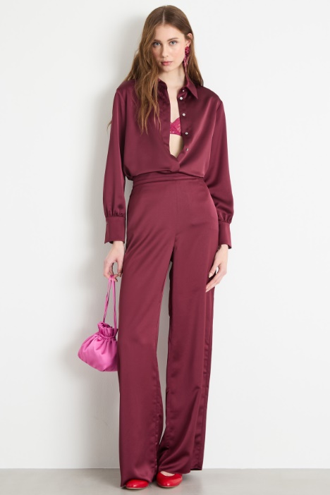 Wide-leg trousers in a flowing fabric Intrend