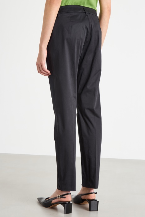 Pantalone chino in raso stretch