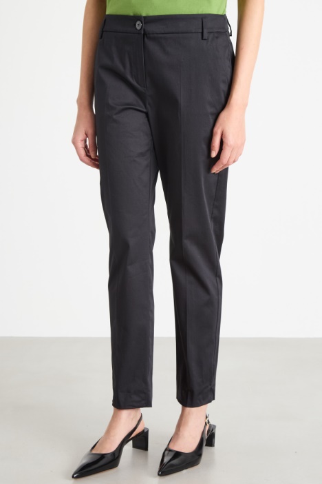 Pantalone chino in raso stretch