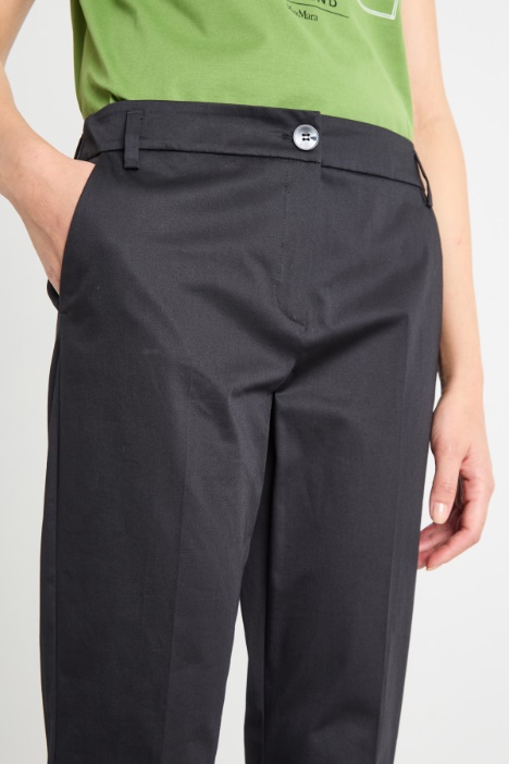 Pantalone chino in raso stretch