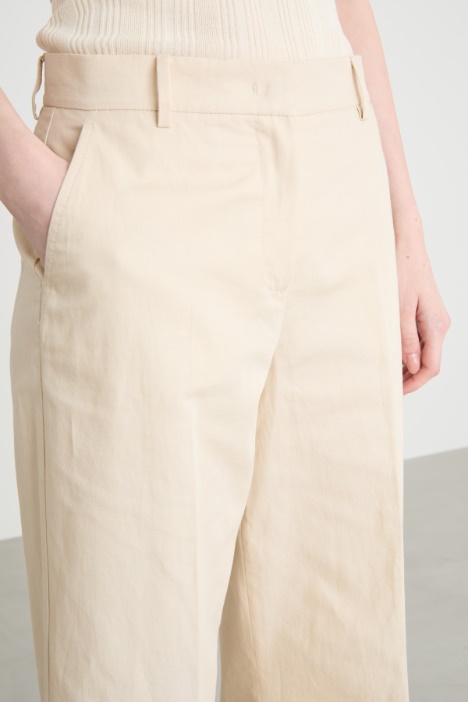 Pantalone cropped in tela