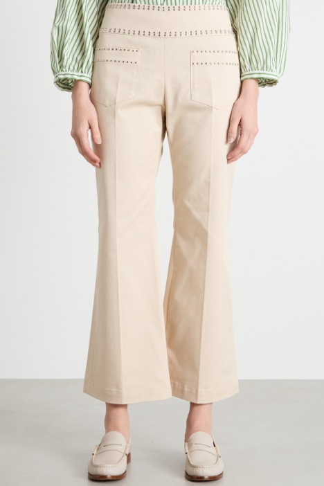 Pantalone in gabardina con baschina in vita