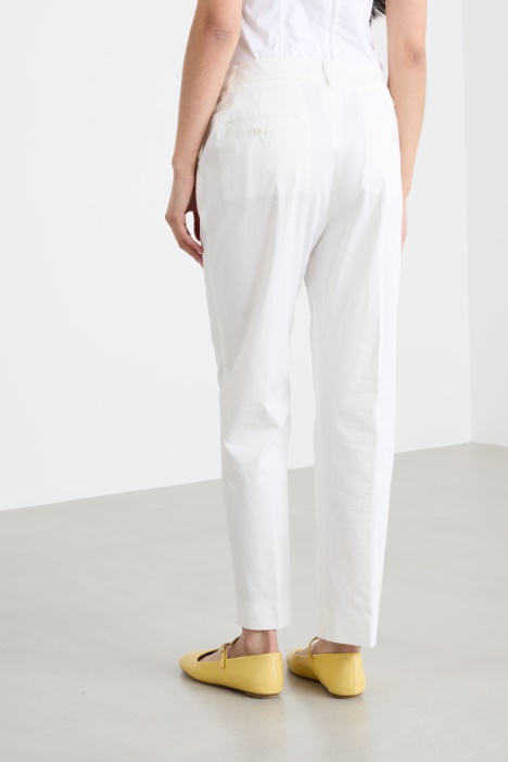 Pantalón cigarrillo de gabardina