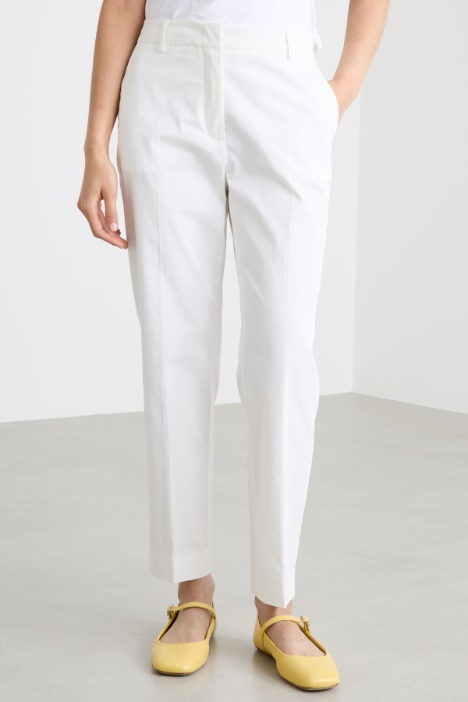 Pantalón cigarrillo de gabardina