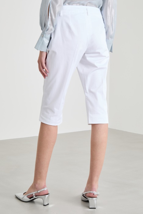 Pantalone cropped semi-aderente