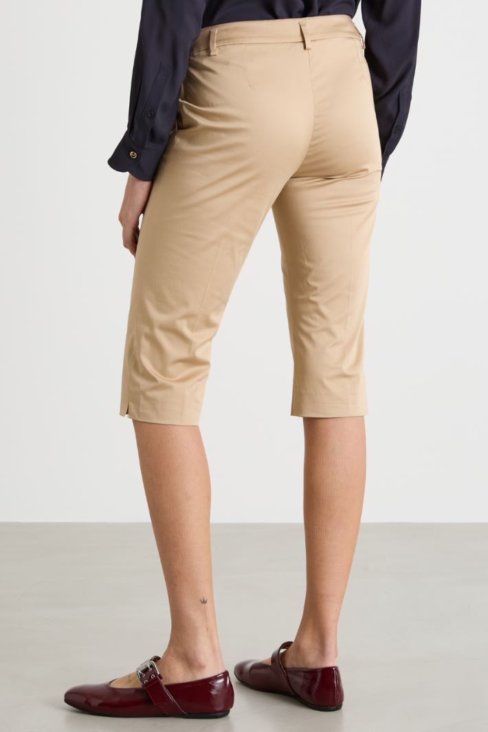 Semi-fitted cropped trousers Intrend - 4