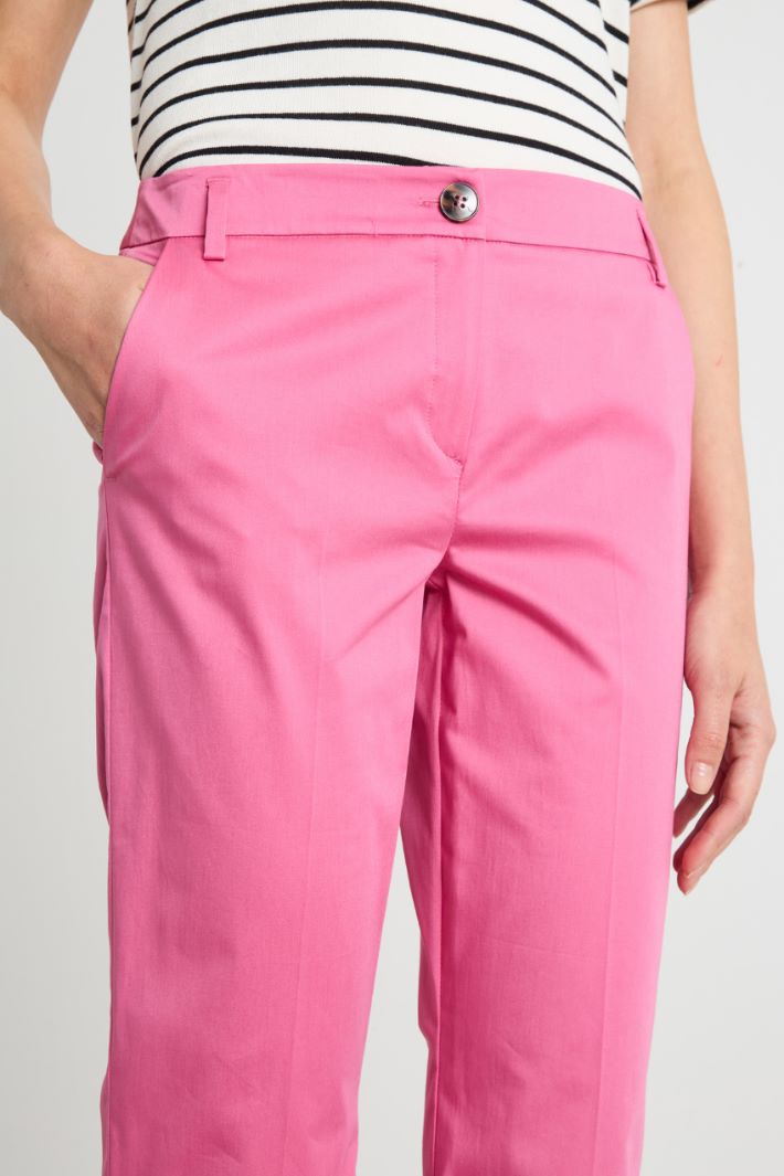 Semi-fitted cropped trousers Intrend - 3