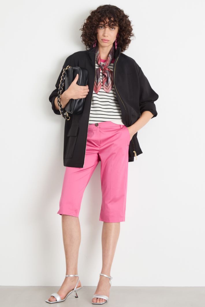 Semi-fitted cropped trousers Intrend