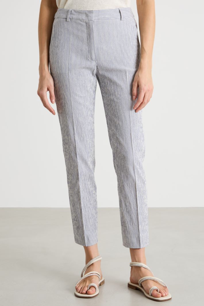 Cropped seersucker cigarette trousers Intrend - 2