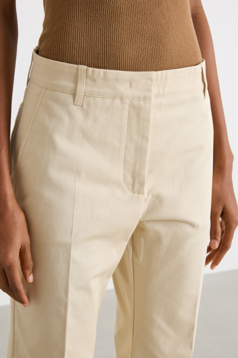 Pantalón de gabardina stretch
