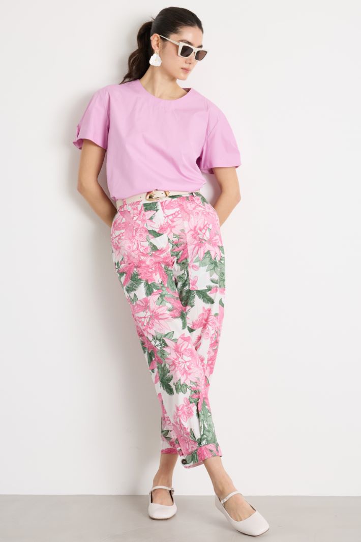 Printed carrot-fit trousers Intrend