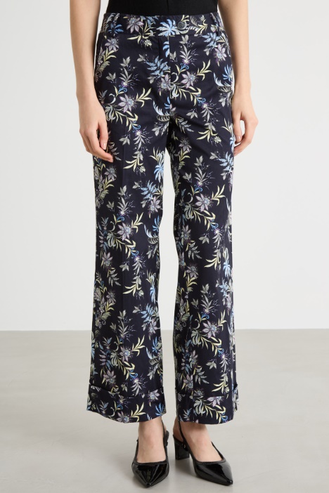 Pantalone con risvolto