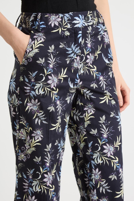 Pantalone con risvolto