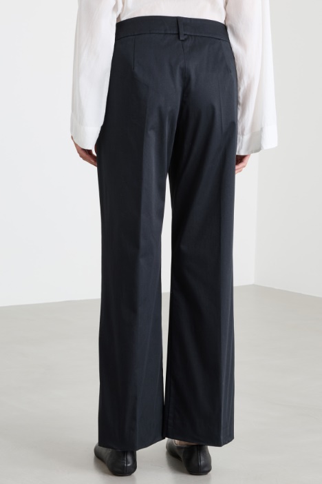 Pantalón recto elástico