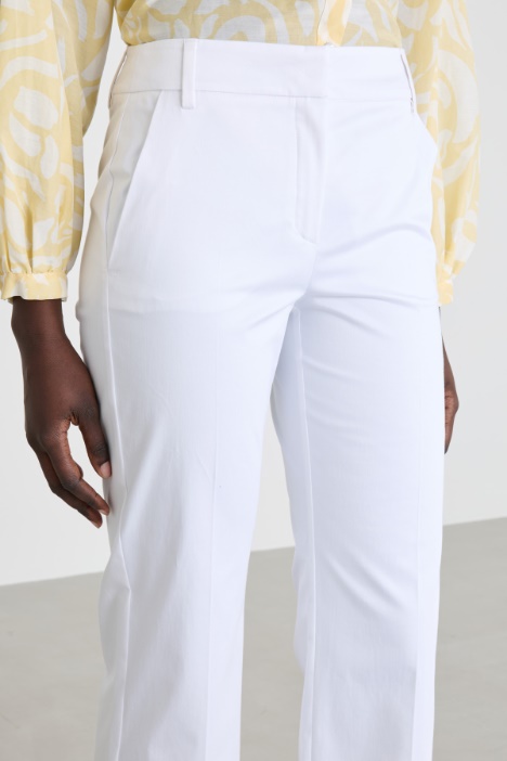 Pantalón recto elástico