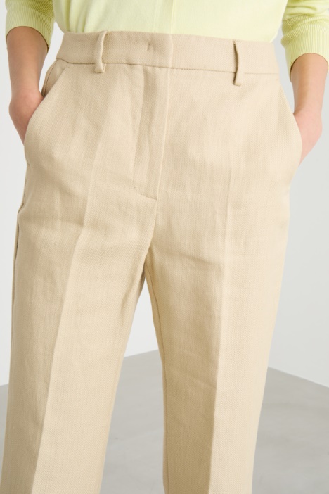 Pantalón cropped
