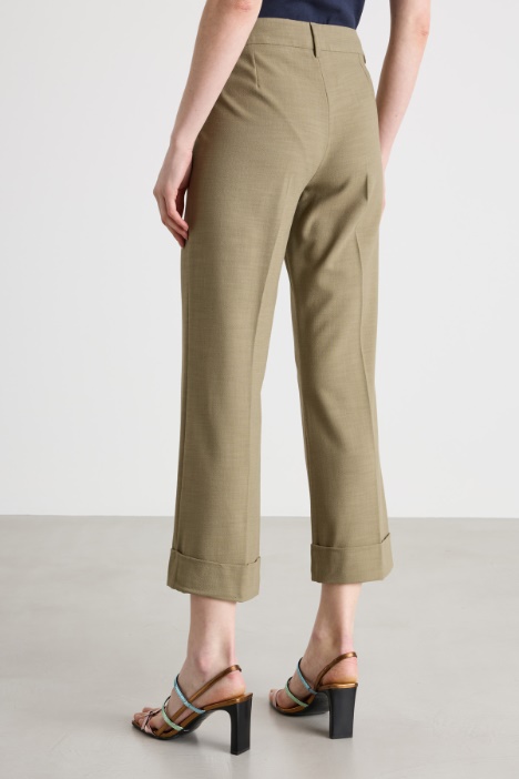 Pantalone con fondo flare