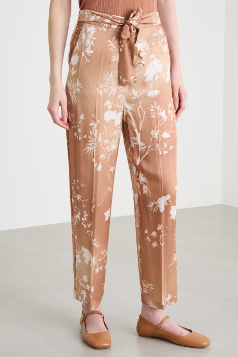 Pantalone a sigaretta con cintura