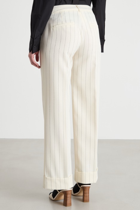 Pantalone dritto con risvolto