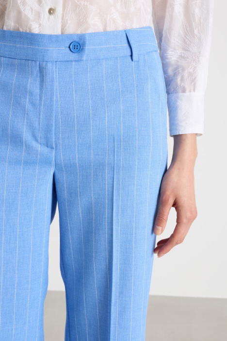 Pantalón recto con vuelta