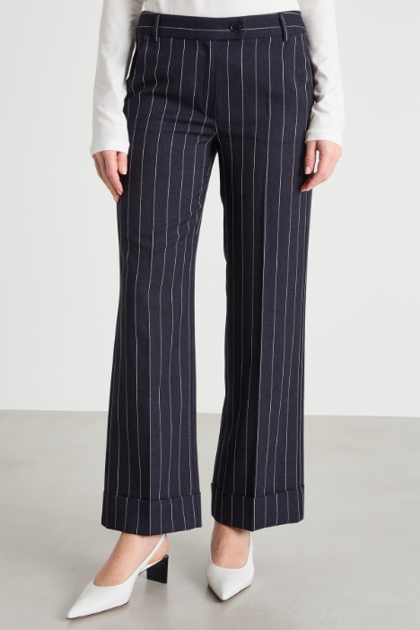 Pantalón recto con vuelta