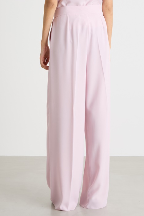 Pantalone ampio in raso opaco