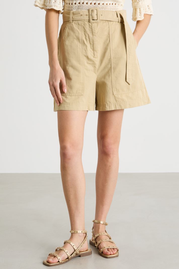 Bermuda shorts with oversized pockets Intrend - 2