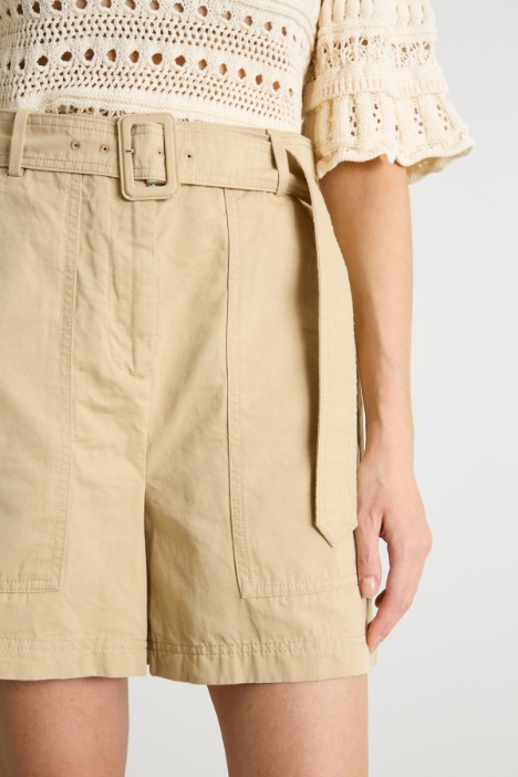 Bermuda con maxi tasche