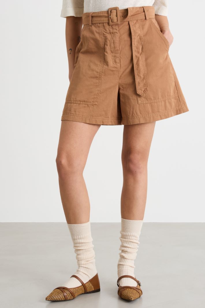 Bermuda shorts with oversized pockets Intrend - 2