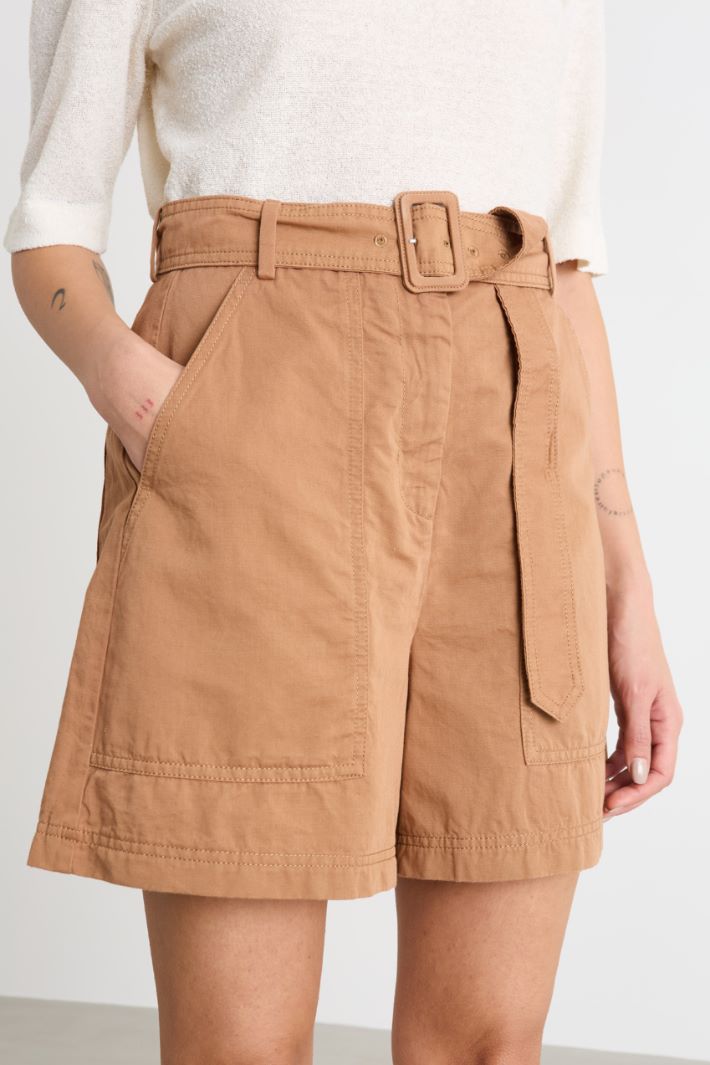 Bermuda shorts with oversized pockets Intrend - 3