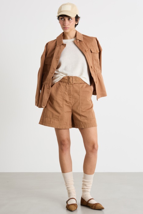 Bermuda shorts with oversized pockets Intrend