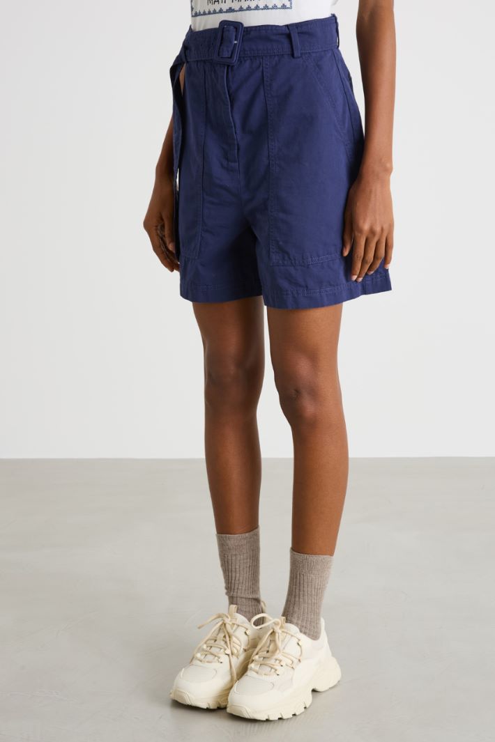 Bermuda shorts with oversized pockets Intrend - 2