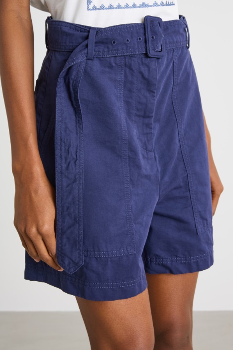 Bermuda con maxi tasche